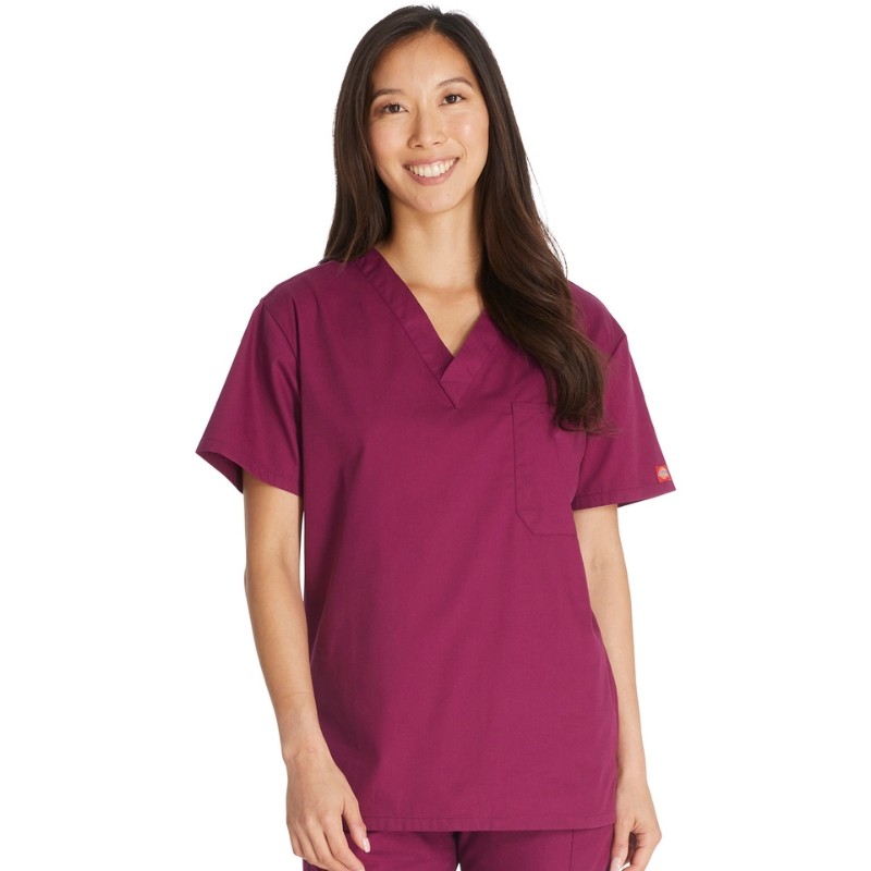 Tunique médicale bordeaux col V unisexe Dickies vue de face