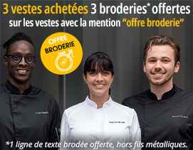 3 vestes achetées 3 broderies* offertes sur les vestes avec la mention “offre broderie“. *1 ligne de texte brodée offerte, hors fils métalliques.